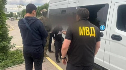 Студент оформил микрокредит под угрозами и отдал деньги вымогателю в Актобе