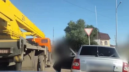 Угнали Lada Priora и попытались скрыться: подростка и его сообщника задержали в Уральске (ВИДЕО)