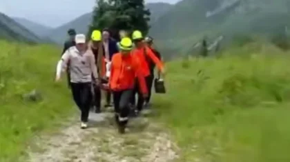 17-летняя туристка травмировала ногу в горах Алматы (ВИДЕО)