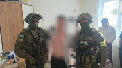 Прятался в шкафу: в Уральске задержали подозреваемого в хищении 88 млн тенге (ВИДЕО)