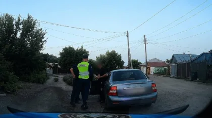 Ночное задержание пьяного водителя в Семее сняли на видео