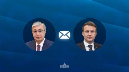 Токаев поздравил Макрона с национальным праздником