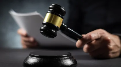 Казахстанка пыталась выселить отца из единственного жилья: что решил суд