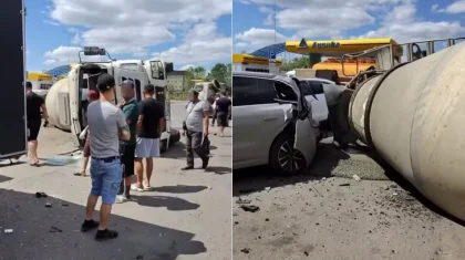 Грузовик протаранил семь припаркованных автомобилей и опрокинулся в Астане (ВИДЕО)