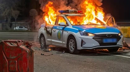 Пенсионер обиделся на задержание и поджег авто полицейских в Семее