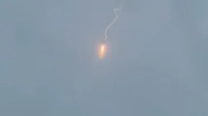 Молния ударила в китайскую ракету сразу после старта (ВИДЕО)