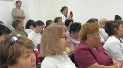 В Астане представители ОСДП встретились с медицинскими работниками
