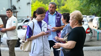 Порядок и комфорт начинается с двора: жителям Семея представили возможности цифровой платформы партии «Әділет»