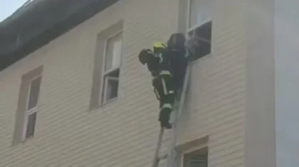 Двух детей и взрослого спасли при пожаре в торговом доме в Алматы