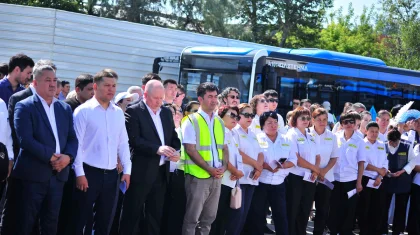 Партия «Әділет» встретилась с работниками автобусного парка №1 в Астане