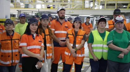 Представители партии «Әділет» посетили гипсовый завод в Алматинской области