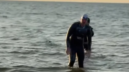 Польский пловец впервые переплыл Балтийское море: 160 км за 55 часов без сна