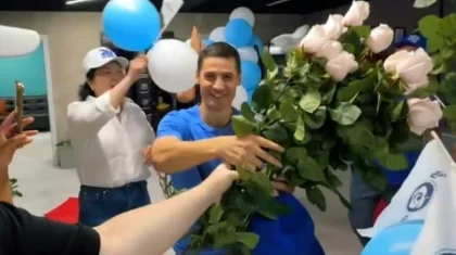 Глава ОСДП встретился с болельщиком, выбежавшим на поле во время футбольного матча
