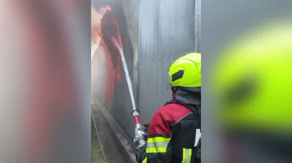 Крупный пожар на складе тушат в Алматы (ВИДЕО)