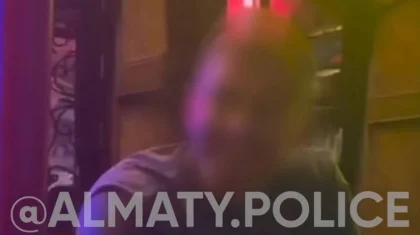Турист из Канады обматерил иностранку в Алматы и предстал перед судом (ВИДЕО)