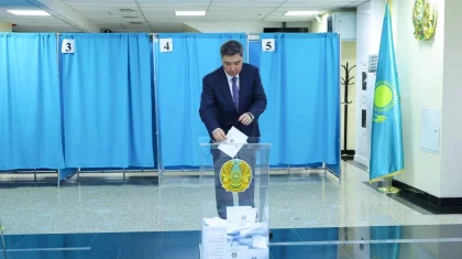 Выборы в Курултай: Олжас Бектенов отдал свой голос