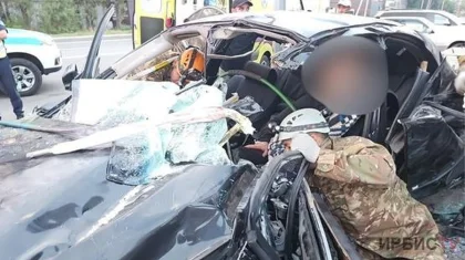 Мужчину зажало в автомобиле после ДТП в Павлодаре