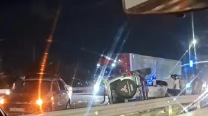 Два автомобиля столкнулись на подвесном мосту в Семее: погиб пассажир