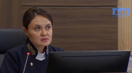 «Кирпичи до сих пор отходят»: астанчанка заявила об ухудшении фасада дома на суде по делу Мырзуан