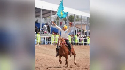 Казахстанский спортсмен стал чемпионом по теңге ілу на Всемирных играх кочевников