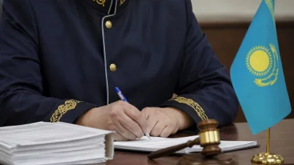 Школьник зарезал маму и ранил бабушку в Актобе: суд вынес приговор