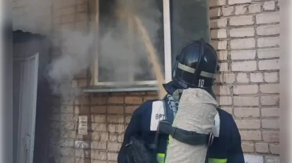 Мужчину спасли из горящей квартиры в Кокшетау (ВИДЕО)
