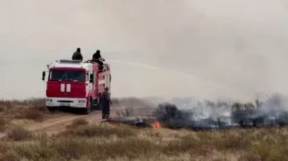 Восемь природных пожаров тушат более 500 человек в Карагандинской области