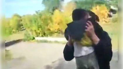 Ребенок провалился в яму возле дома в Караганде (ВИДЕО)