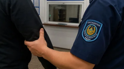 Мужчина жестоко избил жену на глазах у детей: его задержали в Шымкенте