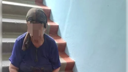 Пожилую женщину спасли из горящей квартиры в Астане