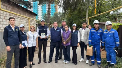 Где раньше топили печь, теперь считают цифры: как партия «Әділет» помогла Чубарам встретить зиму по-новому