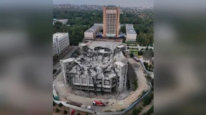 Крыша Дворца студентов обрушилась в Алматы: в КазНУ рассказали, что произошло