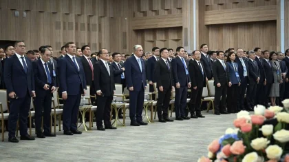 Токаев почтил память погибших на Каспии военных минутой молчания