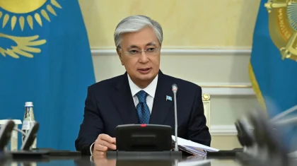 Токаев поздравил казахстанцев с Днем труда
