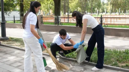 Более четырех тысяч тонн мусора вывезли из Шымкента с начала года в рамках экологических акций