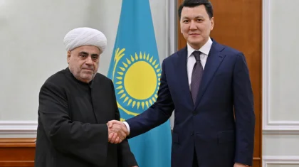 Вице-президент Ерлан Карин встретился с участниками заседания Секретариата Съезда лидеров мировых и традиционных религий