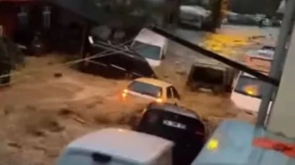 Стамбул ушел под воду: ливни парализовали город, есть погибшие (ВИДЕО)