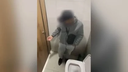 Мужчину из скандального видео в женском туалете задержали в Атырау