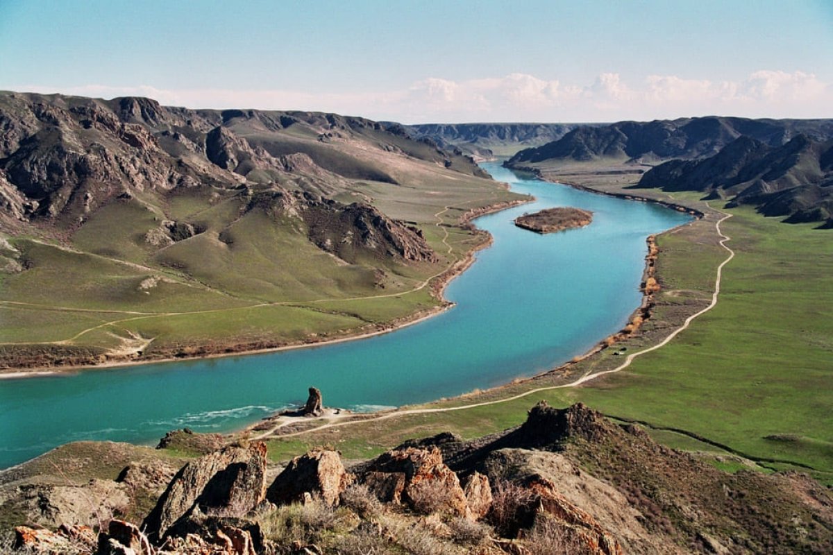 Жер мен аспан арасындағы. Реки Казахстана. Семиречье Казахстан. Река Иль Казахстан. Река или в Казахстане.