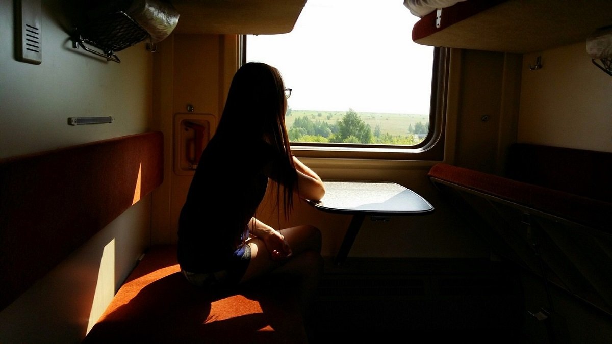 Женщину пытались изнасиловать в поезде