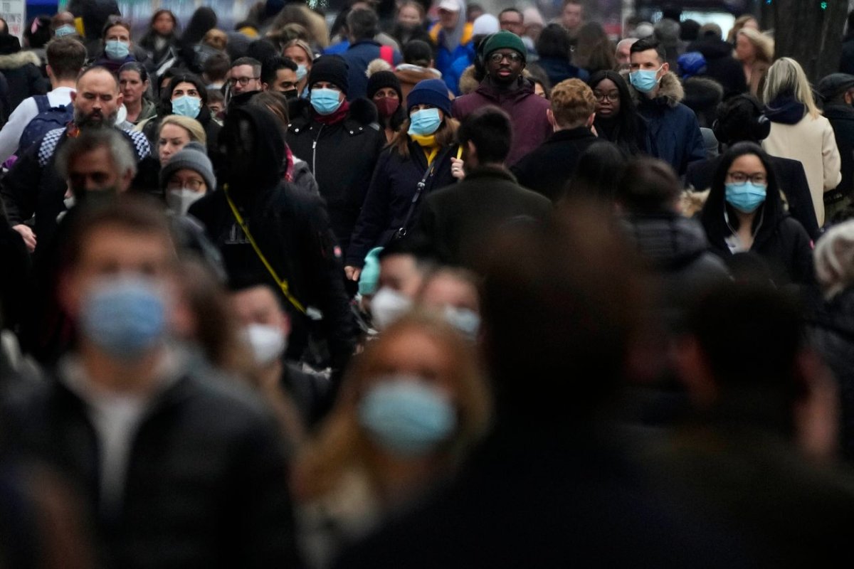 «Омикрон» в Европе: власти усиливают давление на непривитых