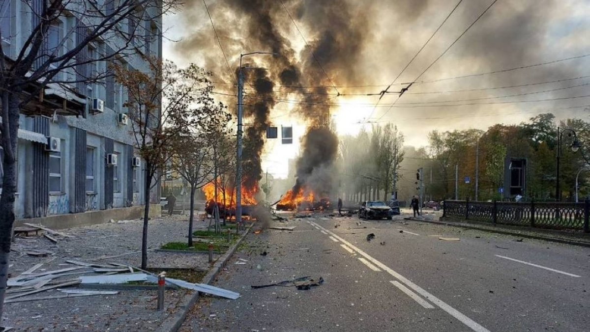 Бомбежка города киева. Удары по Киеву. Киев бомбят.