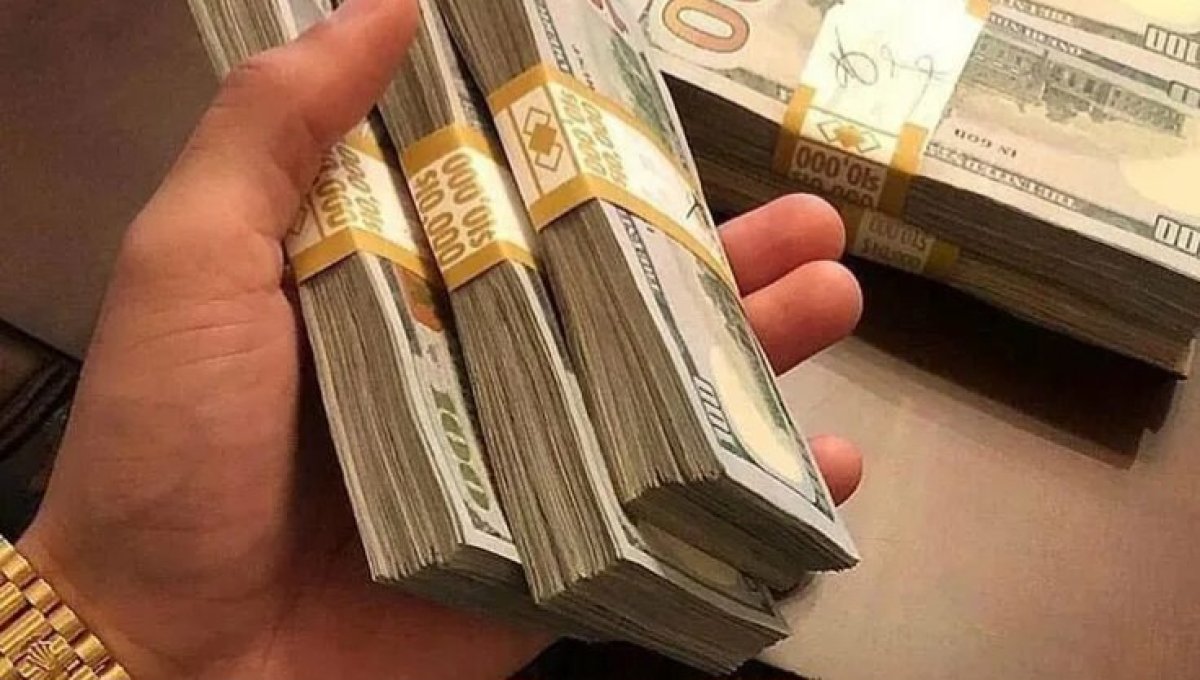 Доверчивый бизнесмен отдал незнакомцам 120 тысяч долларов в Алматы