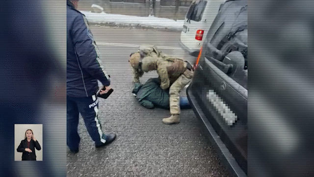 Похищали людей, поджигали авто: преступную группу задержали в Казахстане (ВИДЕО)