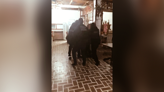 Задержание разыскиваемого за тяжкие преступления иностранца сняли на видео в Алматинской области