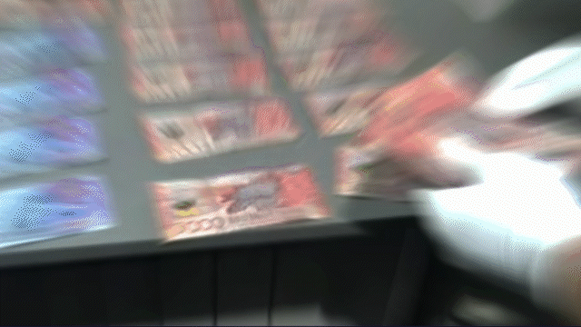 Займы под видом комиссионки: владелица нелегального ломбарда заработала 128 млн в Уральске (ВИДЕО)