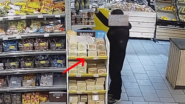 Сладкая серия краж: 80 коробок конфет вынес мужчина из ТЦ в Усть-Каменогорске (ВИДЕО)