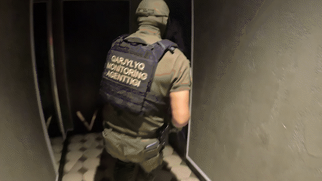 50 тысяч долларов, криптовалюту и оружие изъяли у участников дропперской сети в Казахстане