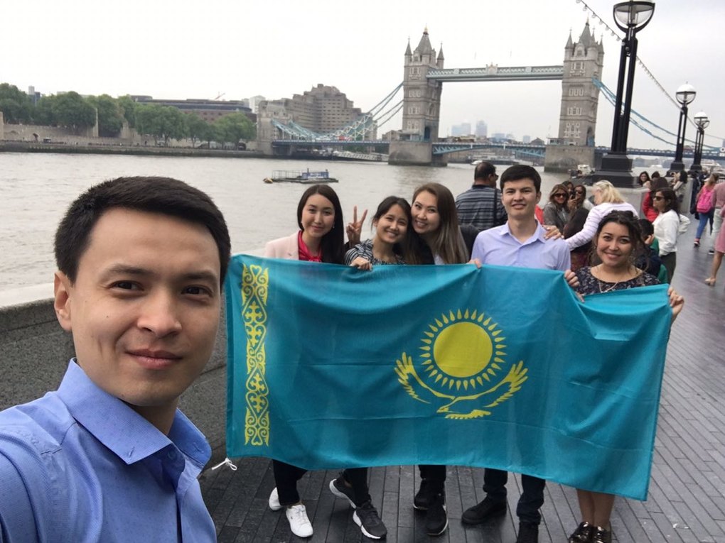 Почему из Казахстана уезжает молодежь? Причины и последствия